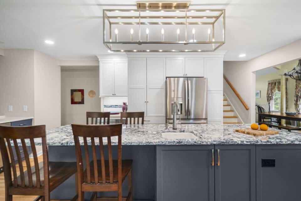 benefits of design build - dining space with pendant lighting