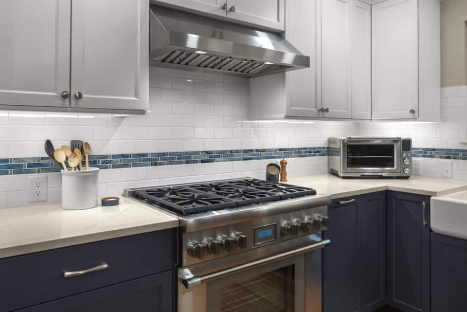 White Subway Tiles Used as Backsplash of a Kitchen Cooking Area | Best Grout for White Subway Tile